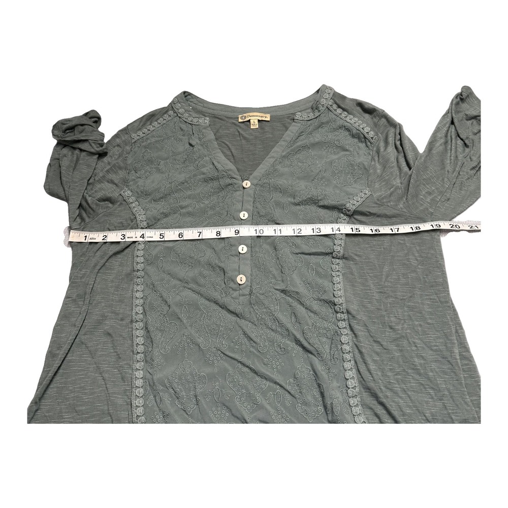 Democracy Sage Green Embroidered Henley Top Size L - Picture 4 of 7